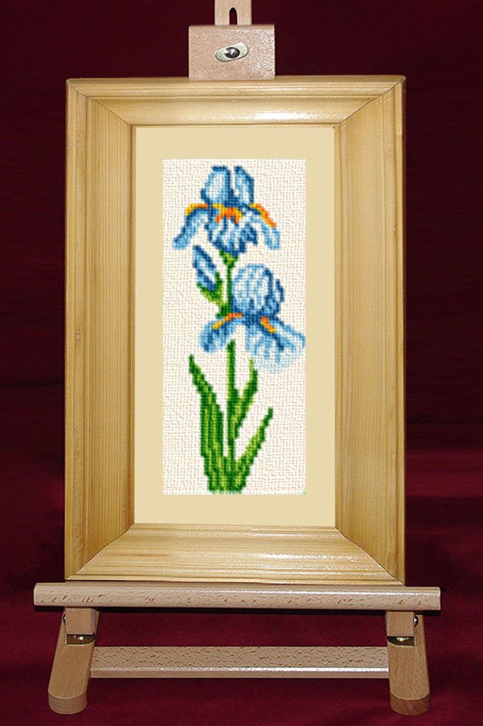 Iris albastru - Set goblen cod produs: 10.11Culori: 8 Dimensiune: 4 x 9 cm
